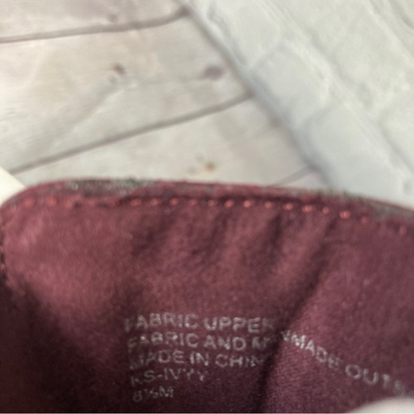 KAREN SCOTT Wine Snakeskin Ivyy Booties - Picture 12 of 16